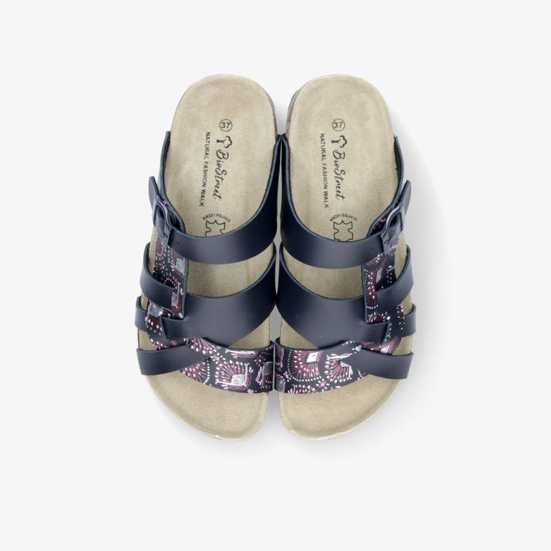 Komfortable blaue Sandalen mit verstellbaren Schnallen und weichem Fußbett für ganztägigen Tragekomfort