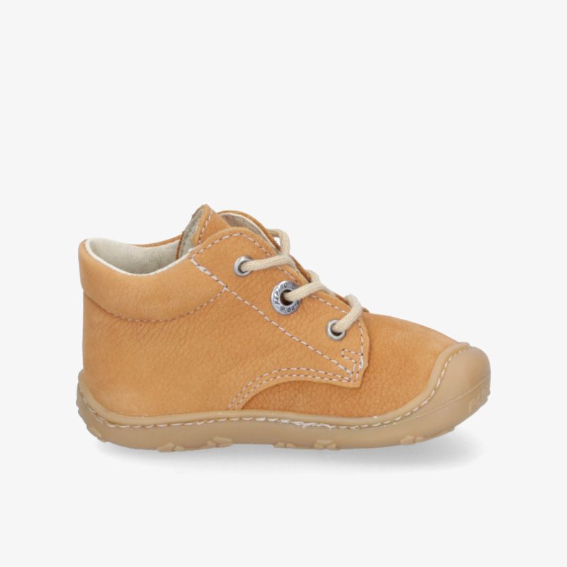 Kinderschuh aus weichem Wildleder mit flexibler, rutschfester Sohle und bequemer Polsterung für optimalen Komfort