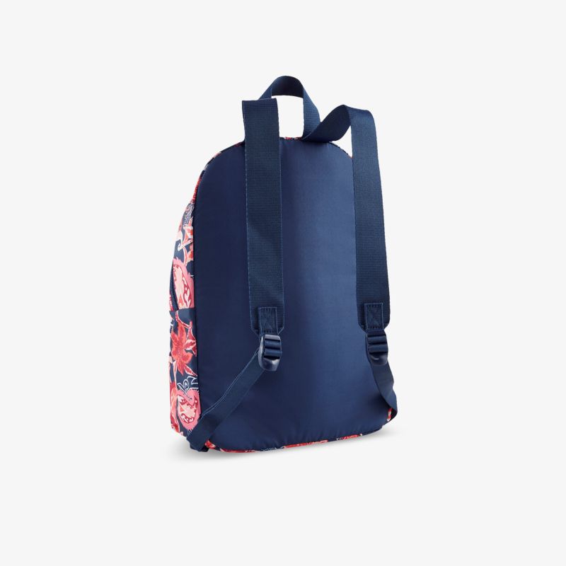 Stylischer Rucksack mit blauem Stoff und Blumenmuster, verstellbare Träger für optimalen Komfort.