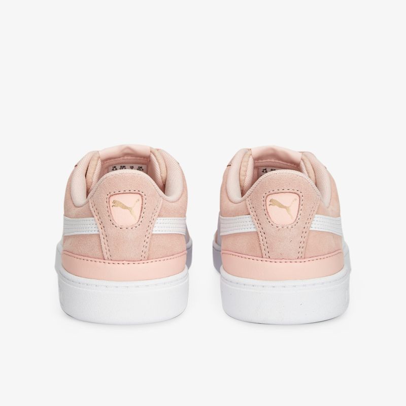 Elegante Sneaker mit weichem Obermaterial in Rosa und Weiß, ideal für sportliche und alltägliche Aktivitäten.