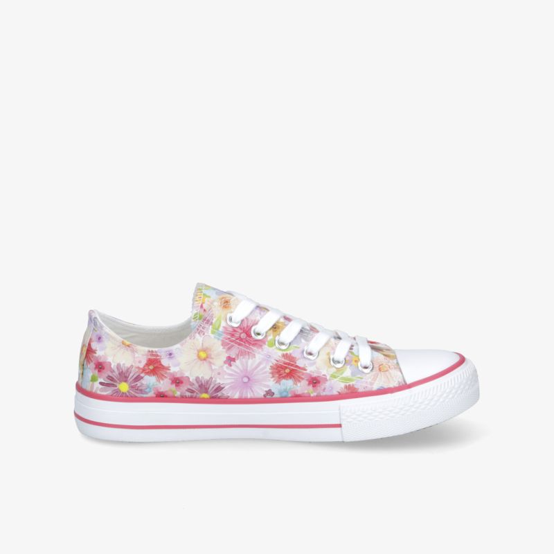 leichter weißer Sneaker mit rotem Blumenmuster seitlich fotografiert mit Gummisohle und bequemer Passform