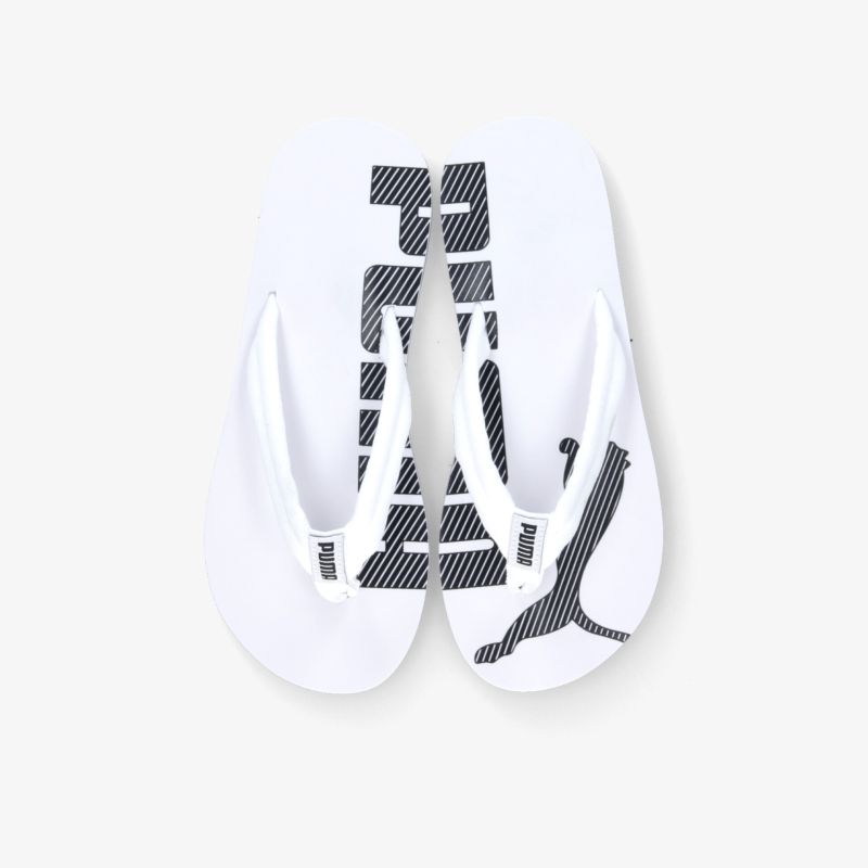 Stylische Flip-Flops in Weiß mit modernem Design und bequemem Fußbett für optimalen Tragekomfort.