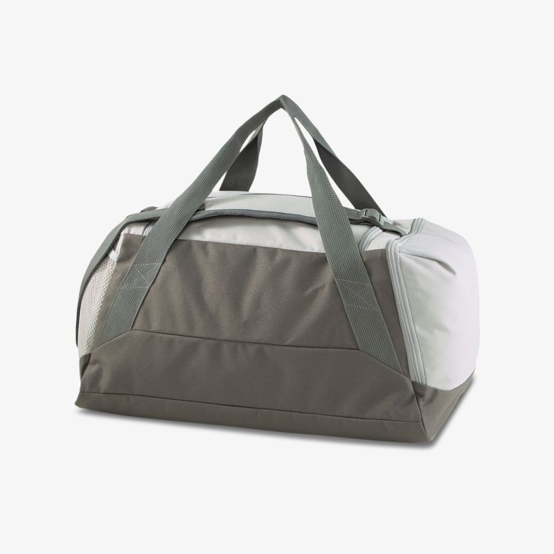 Robuste und stilvolle Sporttasche in Grau mit großem Stauraum und strapazierfähigen Tragegriffen.