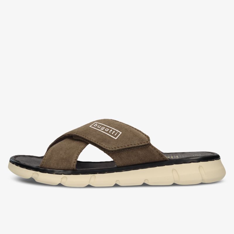 Stylische Sandalen mit gepolsterter Sohle und robustem Riemen für optimalen Komfort.