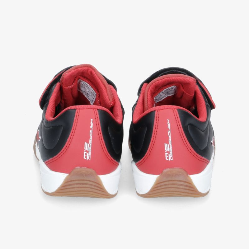 Moderne Sportschuhe mit rutschfester Sohle und bequemem Sitz, ideal für Sport und Freizeit.