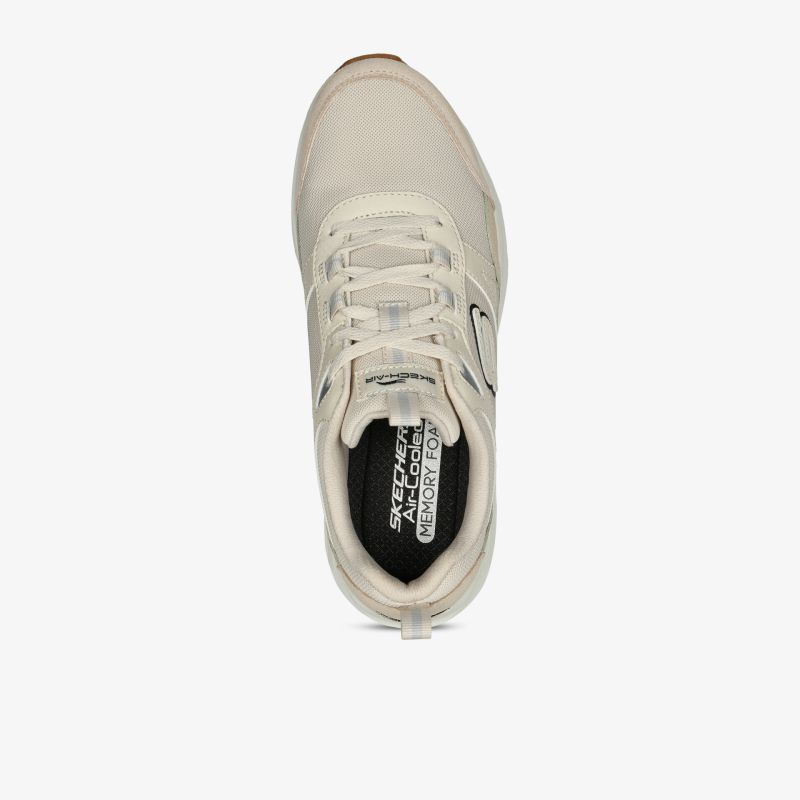 Moderner, vielseitiger Sneaker mit stilvollem Design und rutschfester, robuster Sohle für maximalen Komfort.