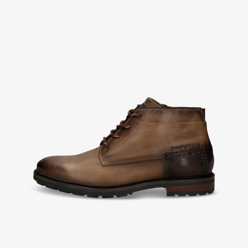 Eleganter brauner Schnürstiefel mit robuster Sohle für optimalen Komfort und vielseitigen Stil.