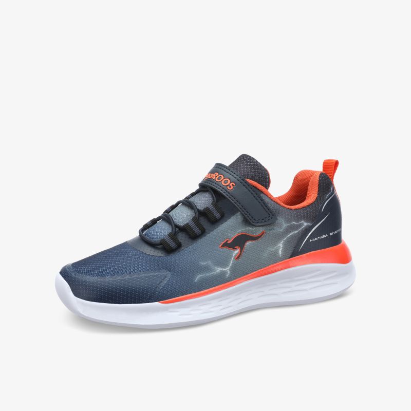 Moderner Sneaker mit bequemer Passform und strapazierfähiger Sohle, ideal für sportliche Aktivitäten.