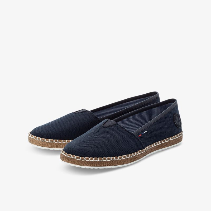 Bequeme dunkelblaue Espadrilles im Paar, leichter Stoff und flexible Sohle für angenehmen Tragekomfort.