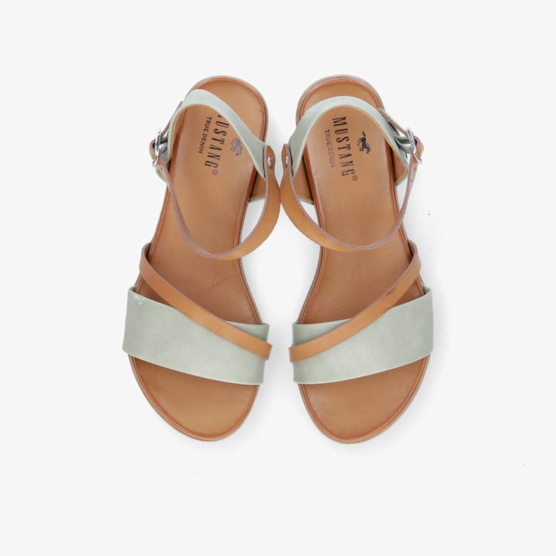 Stilvolle Sandalen in Lederoptik mit bequemen Riemchen für optimalen Komfort und minimalistisches Design.