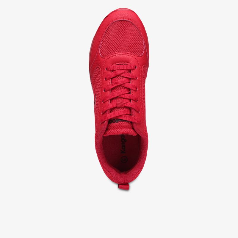 Roter Sneaker in Draufsicht, sportlich und komfortabel mit atmungsaktivem Material und Schnürung