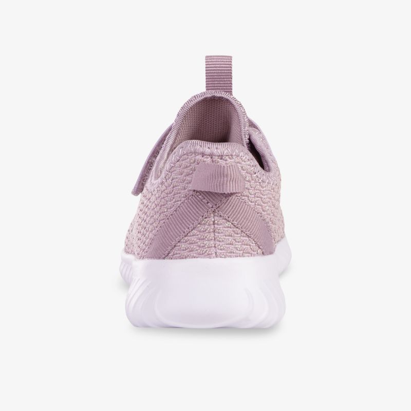 Moderner Sneaker in Rosa mit weißer Sohle, ideal für bequeme Alltagsaktivitäten und Sport.