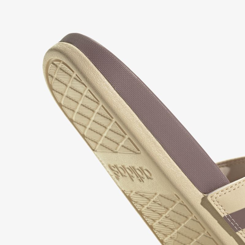 Elegante und bequeme Sandale mit rutschfester Sohle, ideal für den täglichen Gebrauch.