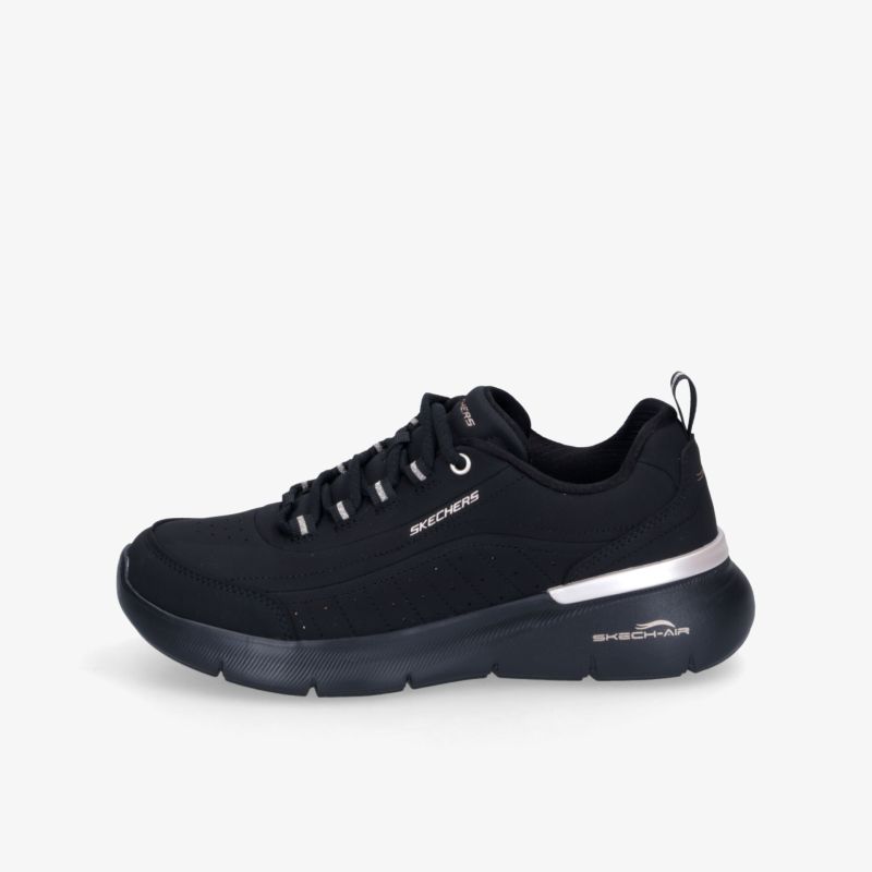 Schwarzer Sneaker mit sportlichem Design, stabiler Sohle und bequemem Schnitt für optimalen Tragekomfort