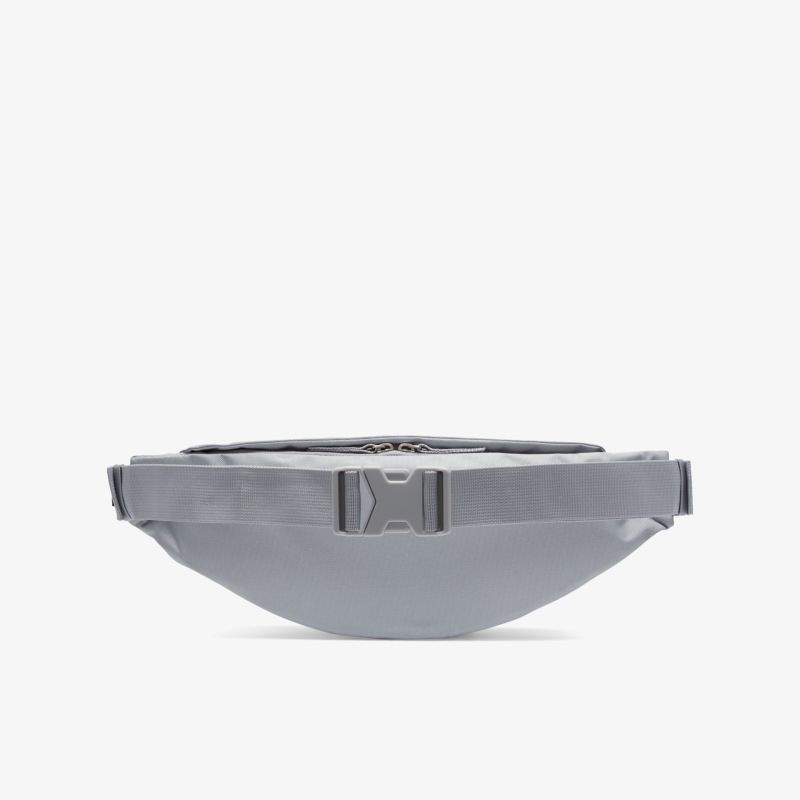 Moderne graue Gürteltasche mit verstellbarem Riemen und sicherem Verschluss, ideal für unterwegs.