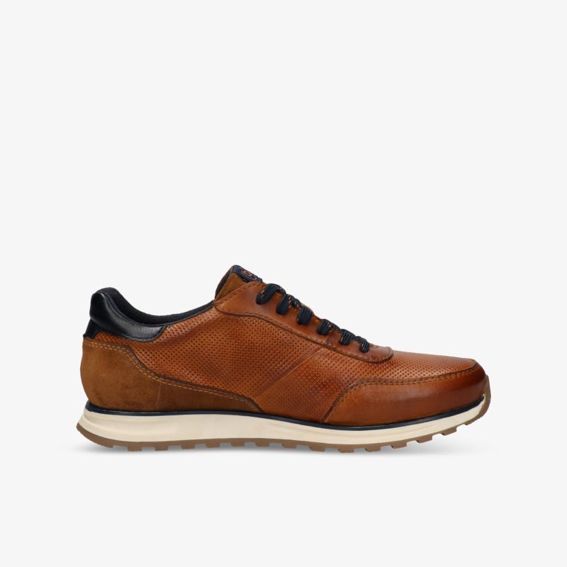 Moderner brauner Ledersneaker mit sportlichem Design und rutschfester Sohle für komfortablen Alltag.
