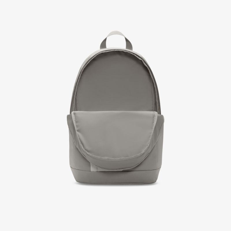 Moderner grauer Rucksack in kompakter Ausführung mit robustem Material und praktischem Design, Frontansicht