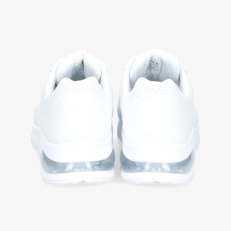 Stylische weiße Sneakers mit transparenten Luftpolstern und modernem Design für ultimativen Komfort und Stil.