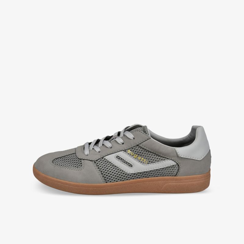 Grauer Sneaker mit atmungsaktivem Mesh, rutschfester Gummisohle und sportlichem Design in seitlicher Ansicht