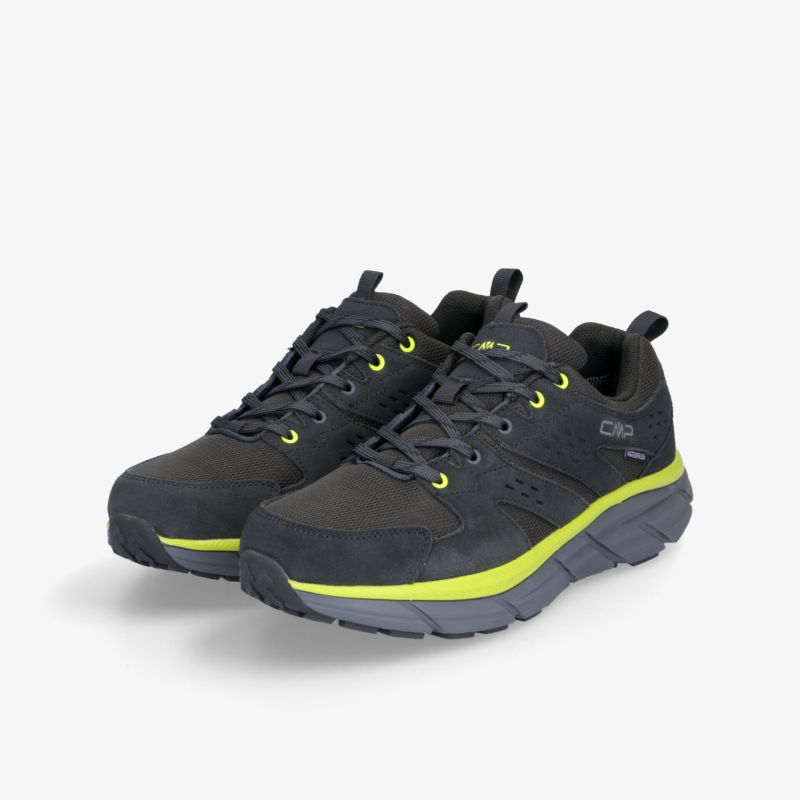 Robuste Sportschuhe mit gepolsterter Schnürung und rutschfester Sohle, ideal für komfortables Tragen und aktive Nutzung