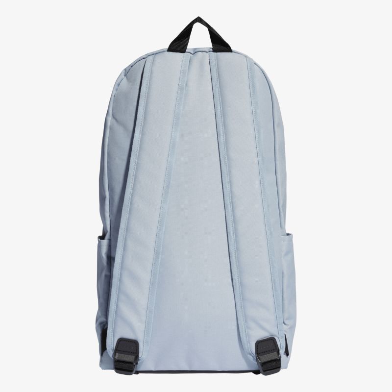 Moderner, hellblauer Rucksack mit schlankem Design und verstellbaren Trägern für Komfort und Stil.