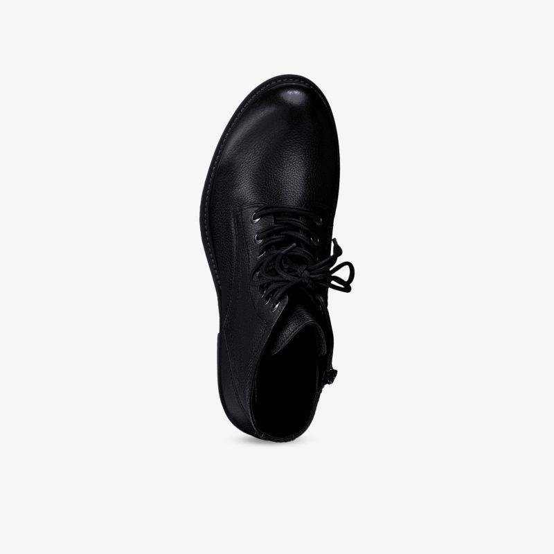 Eleganter schwarzer Schnürschuh aus hochwertigem Leder. Ideal für jeden Anlass und sorgt für stilvollen Komfort.