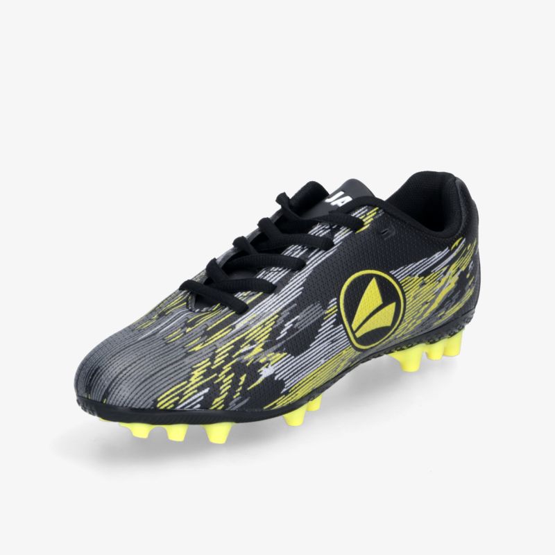 Sportlicher Fußballschuh schräg vorne mit griffigem Profil und komfortablem Design in Schwarz und Gelb