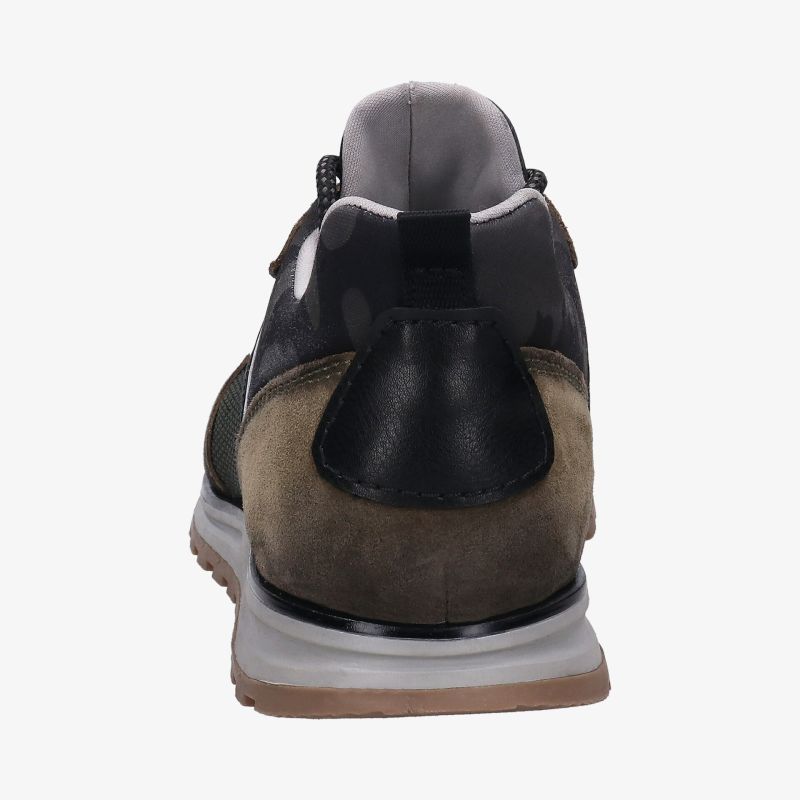 Robuste Sneaker mit stilvollem Retro-Design und rutschfester Sohle für optimalen Komfort und Halt.