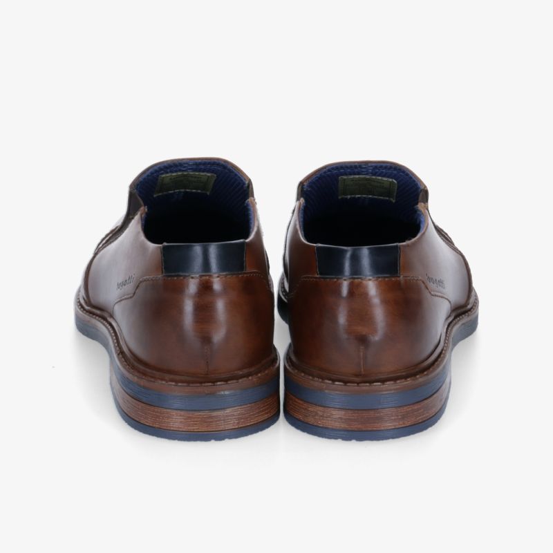 Elegante braune Lederschuhe mit robuster Sohle und klassischem Design