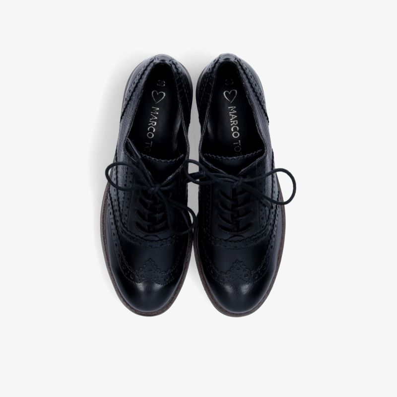Bequeme schwarze Sneaker im Paar, robustes Material, sportlicher Look, schnürbar für perfekten Halt