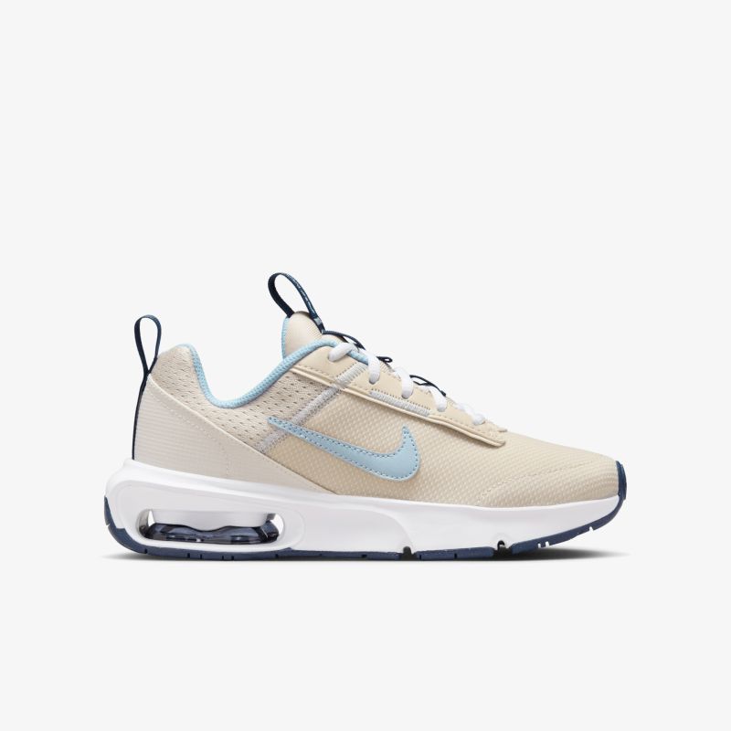 Beiger Nike Air Max Sneaker mit dämpfender Sohle und atmungsaktivem Material, seitliche Ansicht