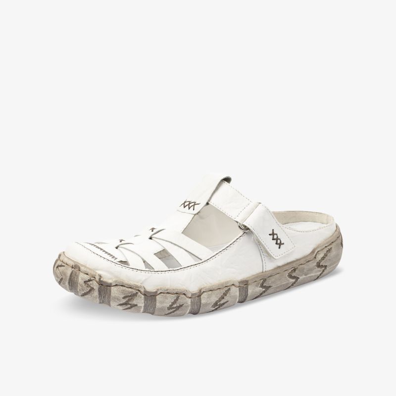 Leichter weißer Sandalenschuh mit verstellbarem Riemen und flexibler, rutschfester Sohle für hohen Tragekomfort