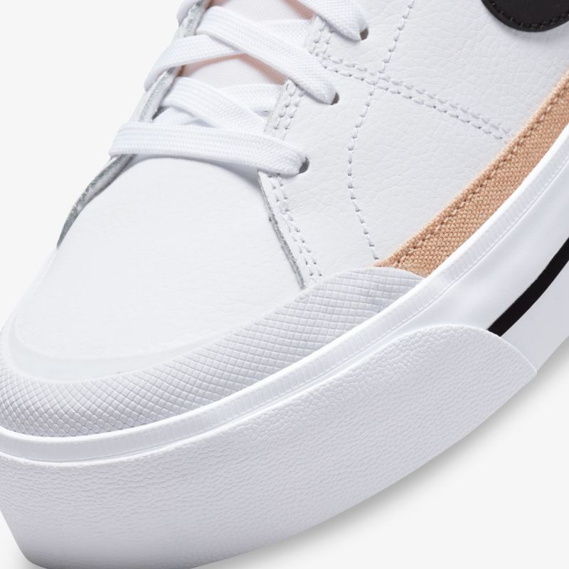 Moderner weißer Sneaker mit Akzenten und komfortabler Sohle für stilvollen Auftritt.