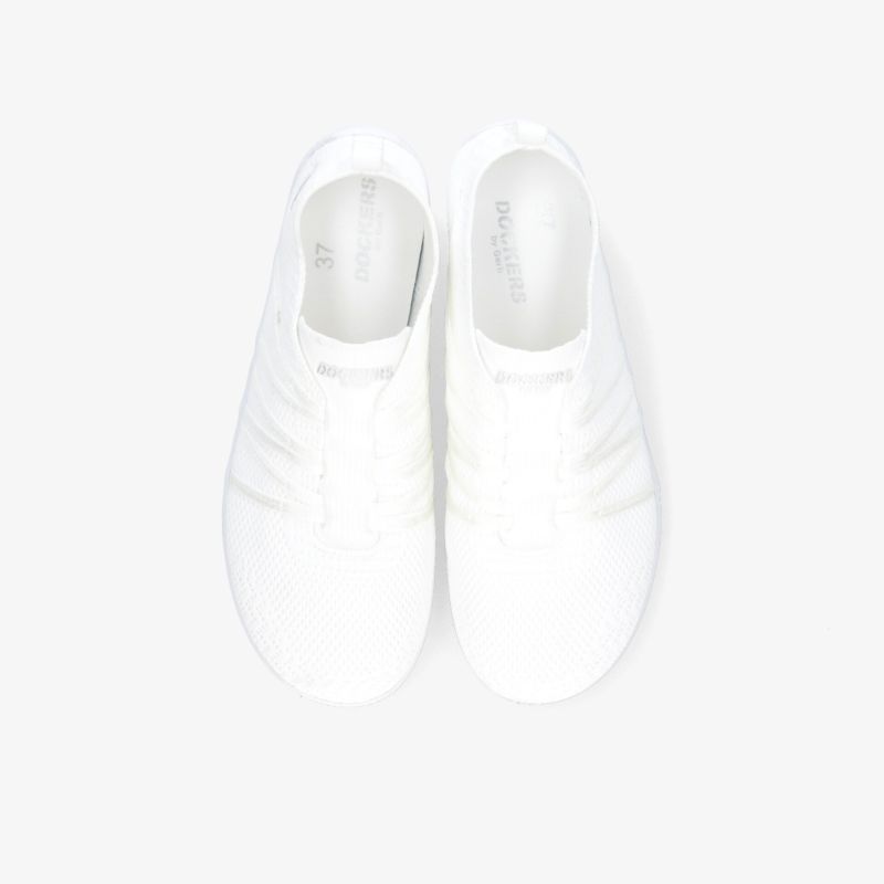 Moderne weiße Sneaker mit schlichtem Design, ideal für vielseitige Outfits.