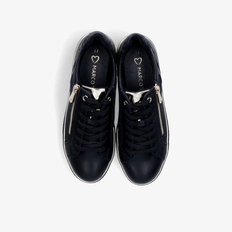 Schwarze Sneaker mit Reißverschluss und Schnürung, sportlich und bequem, modernes Design, Paar von oben fotografiert