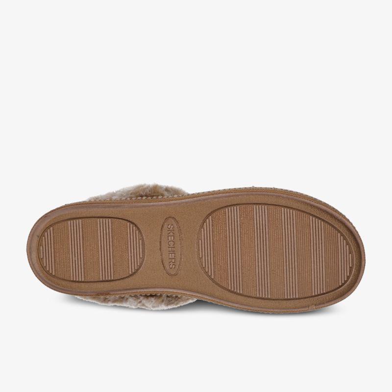 Strapazierfähige, rutschfeste Sohle für optimalen Halt und Komfort.