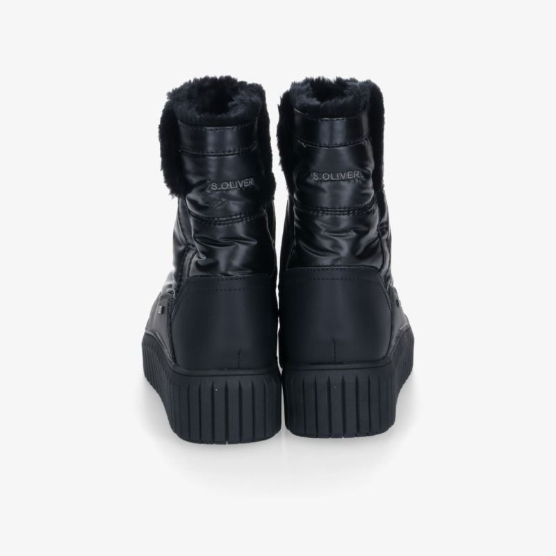Schwarze Winterboots mit hohem Schaft und warmer Fütterung, rutschfeste Sohle, robuste Ausführung Rückansicht