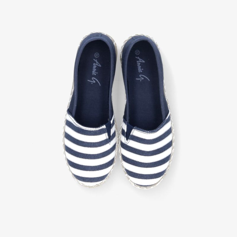 Leichte und bequeme gestreifte Slipper in marineblau und weiß, perfekte Passform für sommerlichen Alltag