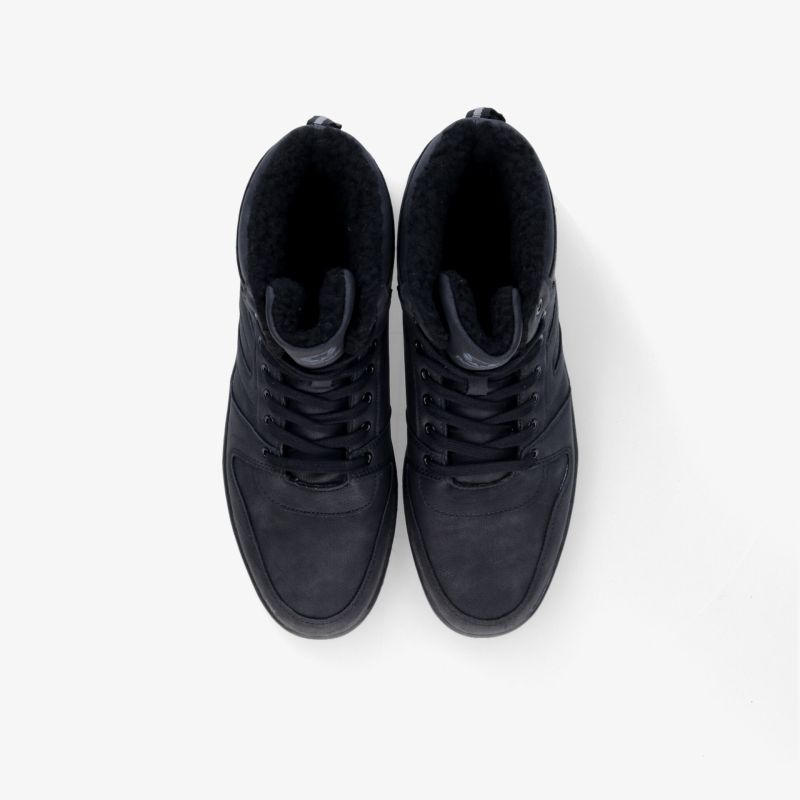 Klassische schwarze Sneaker aus Leder für vielseitige Looks. Robustes Design kombiniert mit zeitlosem Stil.