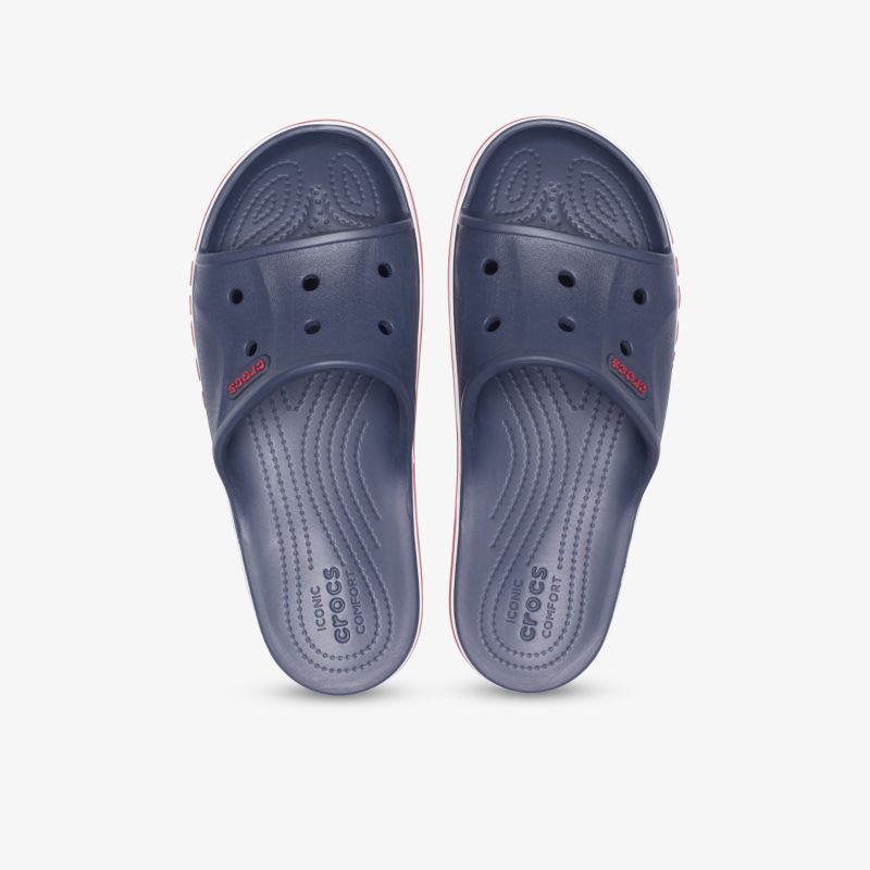 Leichte und komfortable blaue Badeschuhe aus flexiblem Material mit atmungsaktiven Löchern für optimalen Tragekomfort