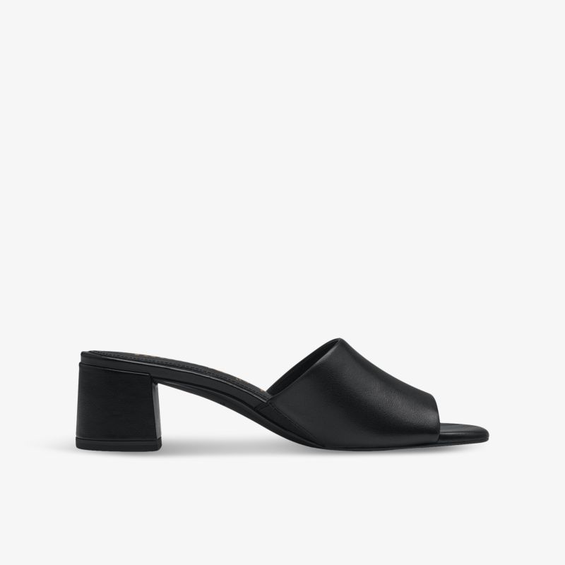 Schwarze Pantolette mit mittelhohem Blockabsatz und offenem Zehenbereich, elegante und bequeme Sandale