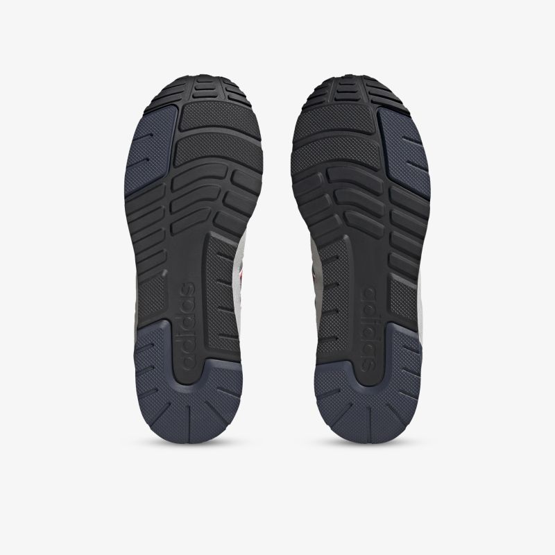 Gummi-Außensohlen mit rutschfestem Profil für optimalen Halt und Strapazierfähigkeit.