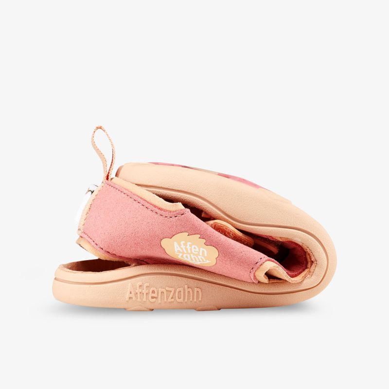 Bequeme Schuhe mit flexibler Sohle, ideal für den Alltag und leicht zu verstauen. Perfekt für aktiven Lifestyle.