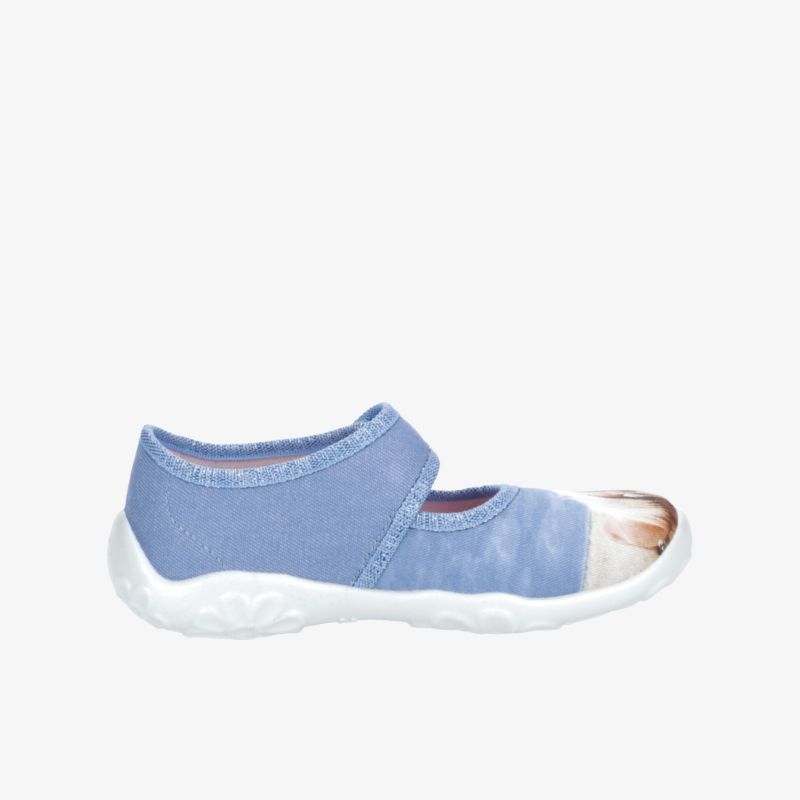 Seitliche Ansicht eines blauen sportlichen Schuhs mit elastischem Material und weißer flexibler Sohle für Komfort