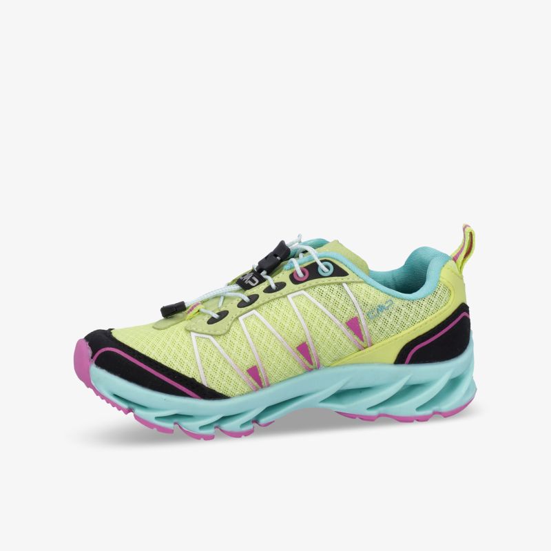 Leichter gelber Wanderschuh mit Schnellschnürung und rutschfester Sohle, ideal für sportliche Aktivitäten.