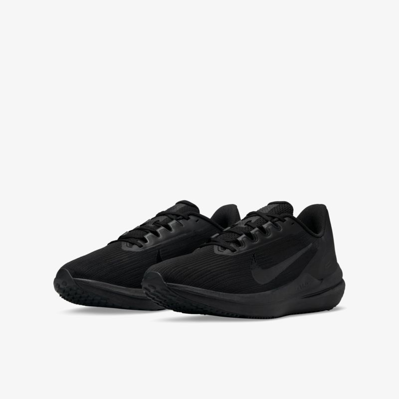 Stylische schwarze Sneakers für ultimativen Komfort und täglichen Gebrauch. Hochwertige Verarbeitung und zeitloses Design.