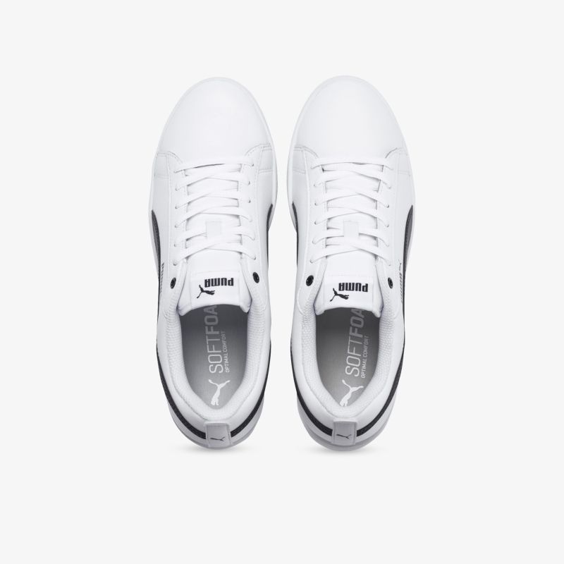 Klassische weiße Schnürschuhe mit bequemer Passform und modernem Design, ideal für Alltag und Freizeit.