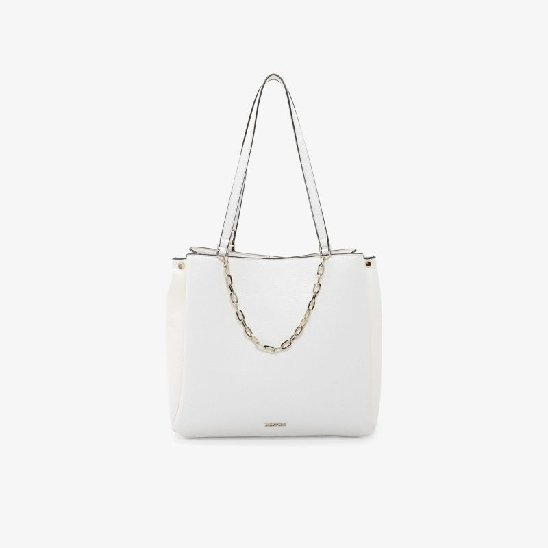 Elegante weiße Handtasche mit Kettendetails und langen Trageriemen, ideal für vielseitige Anwendungen.
