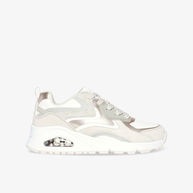 Leichter und bequemer Sneaker mit stoßdämpfender Sohle und modernem sportlichen Design, seitliche Ansicht