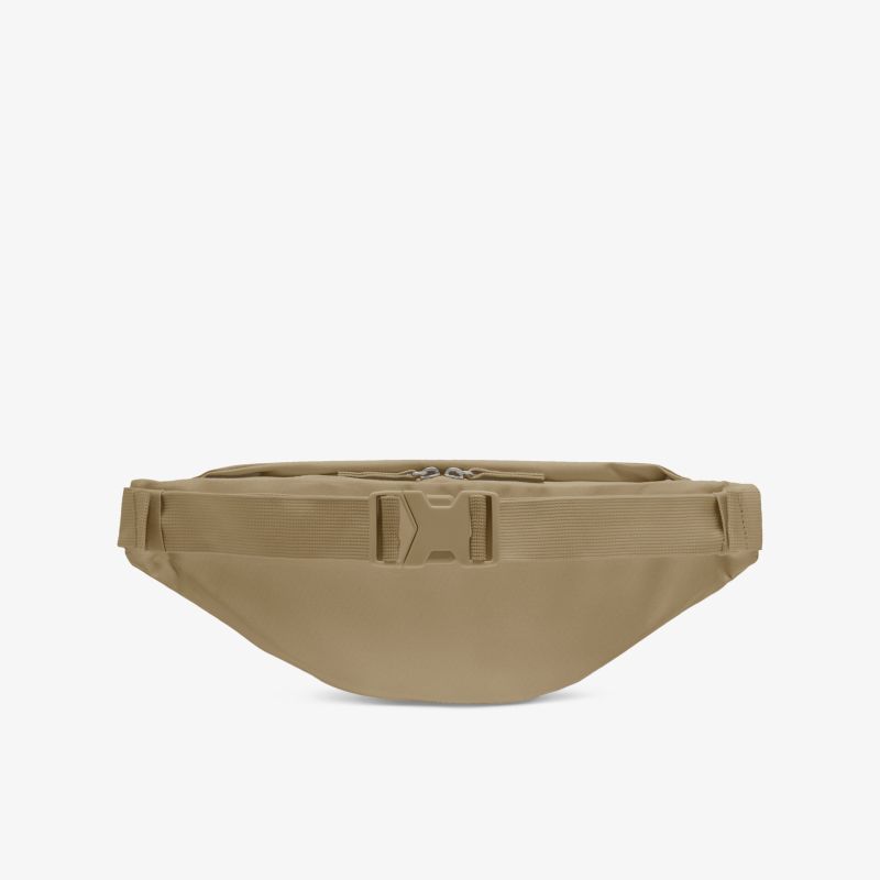 Beige Gürteltasche mit praktischer Schnalle und verstellbarem Gürtel für einfachen und sicheren Tragekomfort